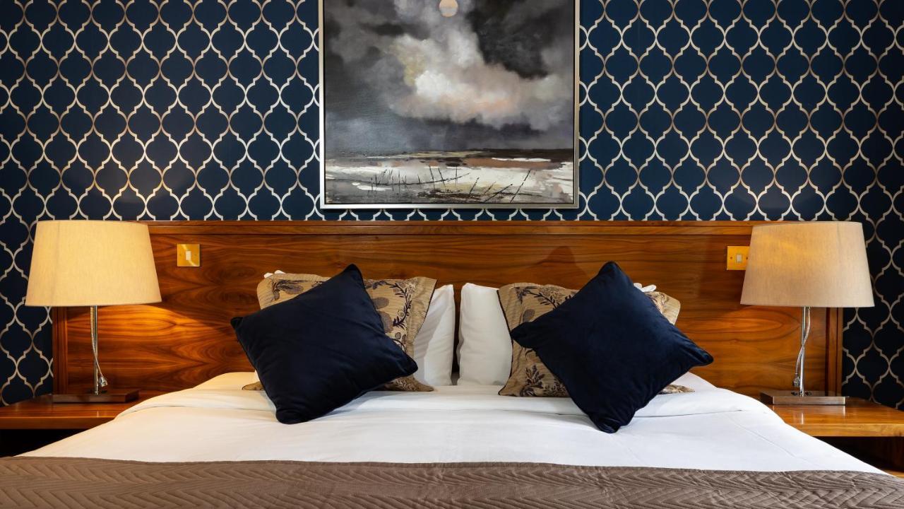 Hotel The Lakeside & Leisure Centre 4*