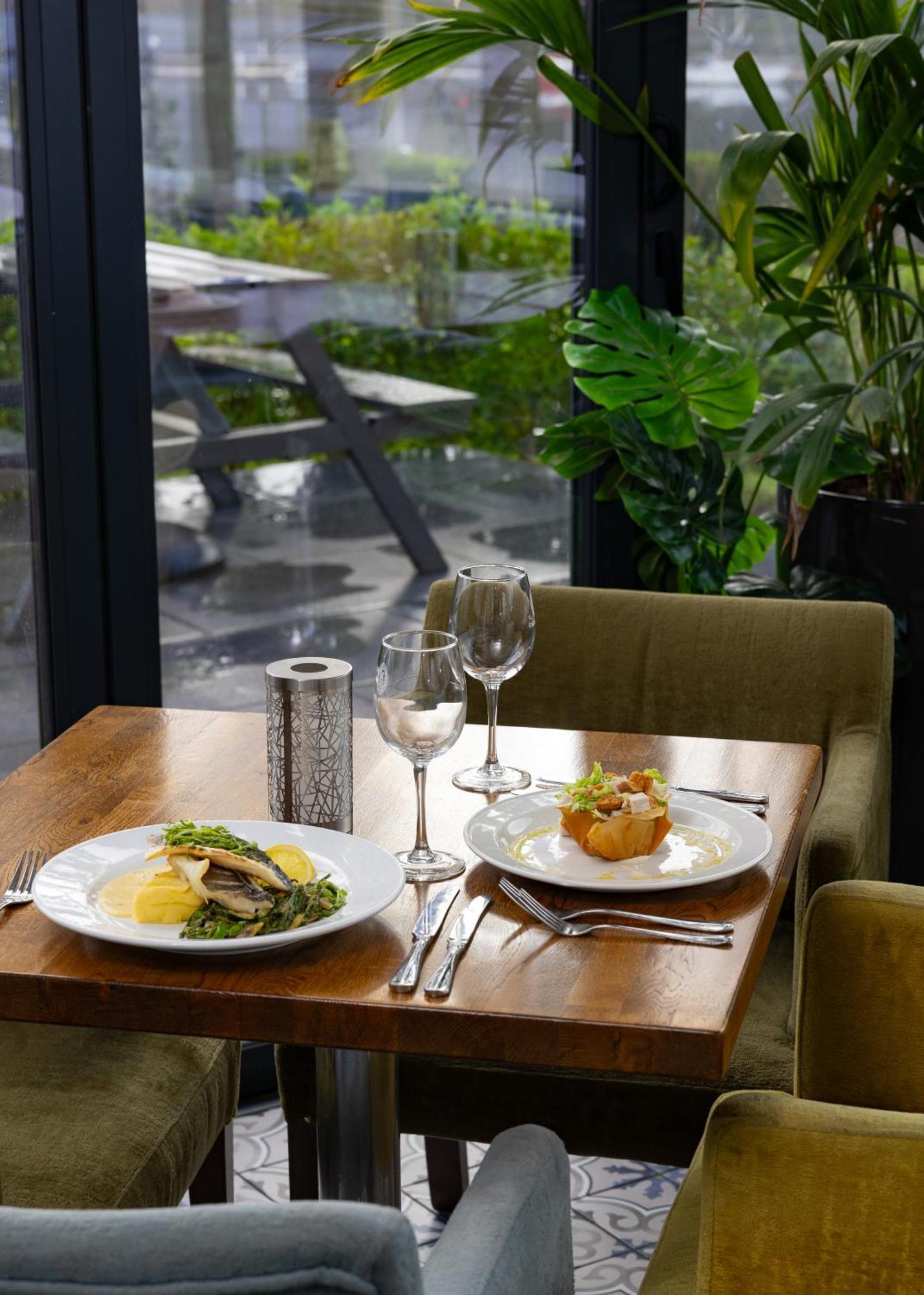 The Lakeside & Leisure Centre 4* Killaloe