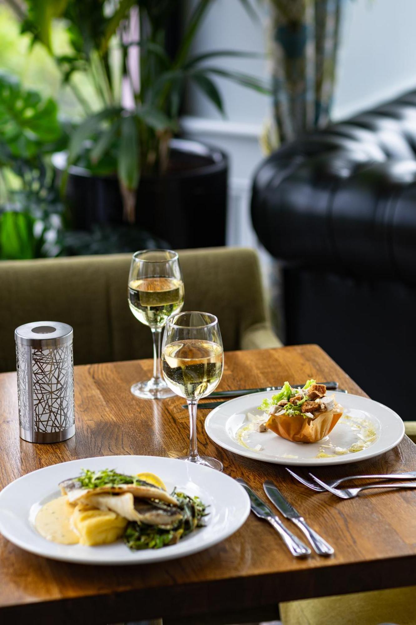 The Lakeside & Leisure Centre Hotel Killaloe