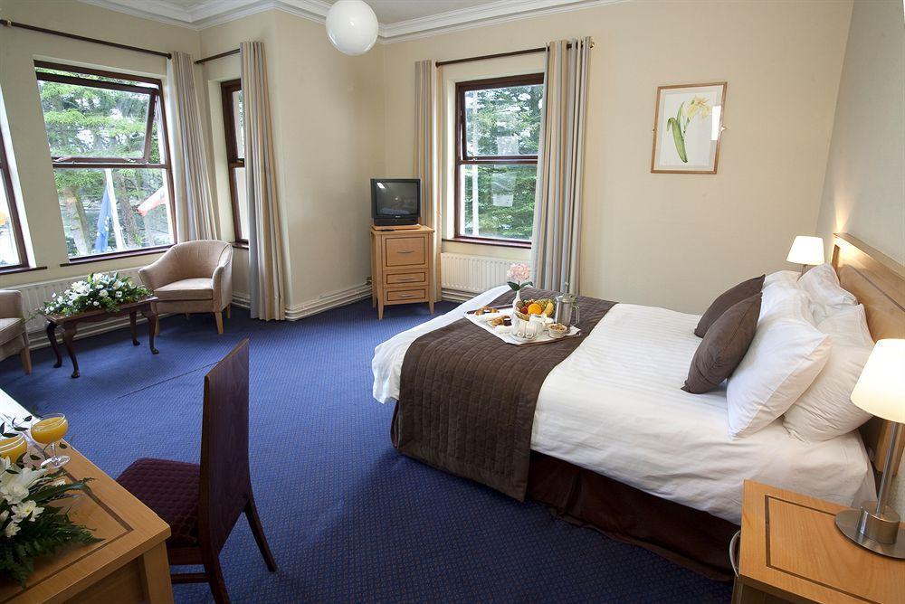 The Lakeside & Leisure Centre 4* Killaloe