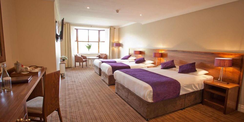 The Lakeside & Leisure Centre Hotel Killaloe