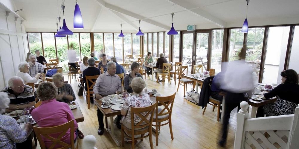 The Lakeside & Leisure Centre Hotel